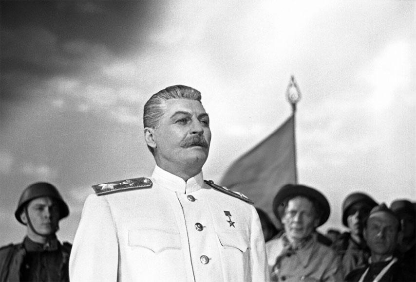 Кинообраз Сталина из фильма Михаила Чиаурели Падение Берлина мало походил на - фото 19