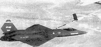 Черная вдова II Дозаправка в воздухе От носа самолета вдоль его бортов к - фото 74