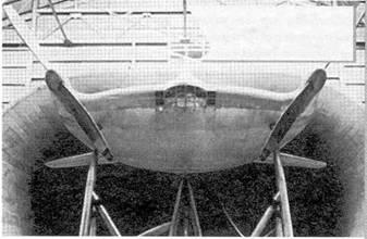 Натурный самолет V173 в аэродинамической трубе ЛэнглиФилд В качестве - фото 9