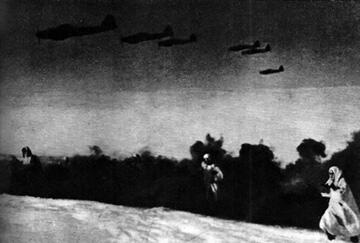 Атака советской пехоты под прикрытием самолетов и танков На ЮгоЗападном - фото 8