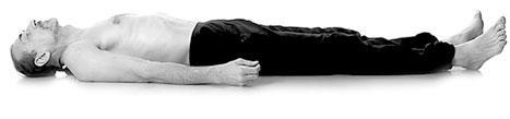 1 Лежите на спине руки вдоль тела вниз ладонями ноги выпрямлены 2 Вытягивать - фото 1