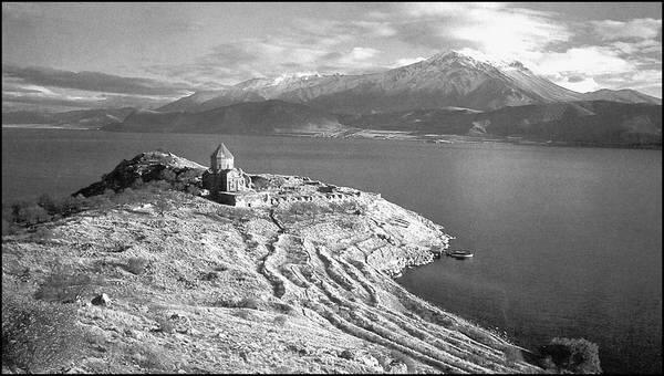 Церковь на озере Ван Судя по самым ранним письменным памятникам в середине - фото 5