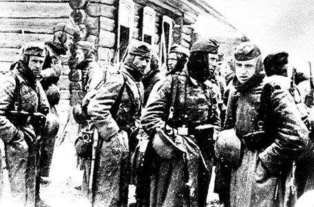 Оккупанты в преддверии морозов 1941 г Перебираясь на новое место - фото 13