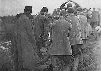 Красноармейцы взятые в плен Расстрел советских солдат Сентябрь 1941 года - фото 9