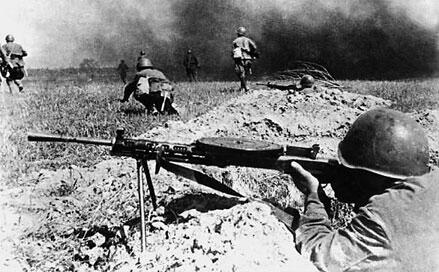 Ожесточенный бой Германское командование вводит в сражение максимально - фото 11