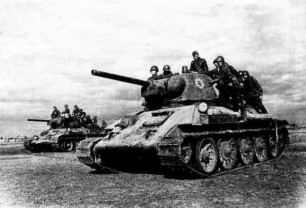 Танки Т34 перед атакой Сталинградский фронт осень 1942 года Фото из - фото 3
