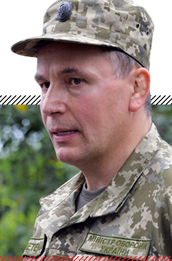 Валерий Гелетей во время описываемых событий еще министр обороны Украины - фото 1