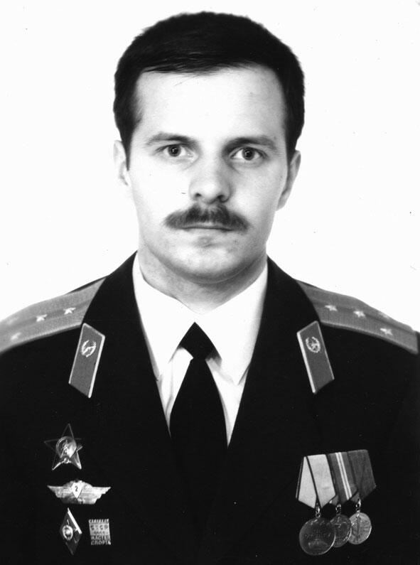 Карцев Александр Иванович родился 9 сентября 1964 года В 1985 году окончил - фото 1