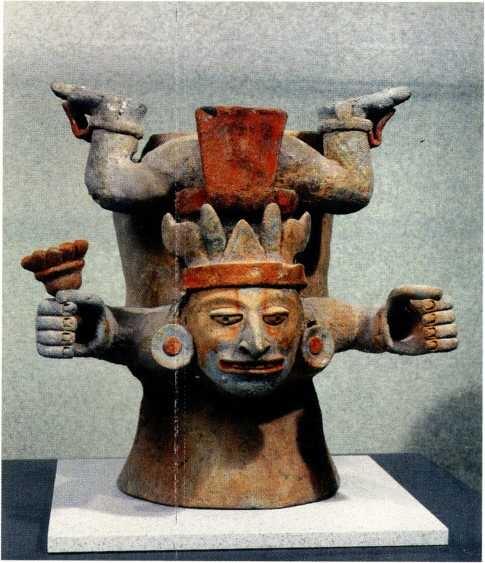 Сосуд в форме божества с цветами маиса Искусство майя Национальный музей - фото 168