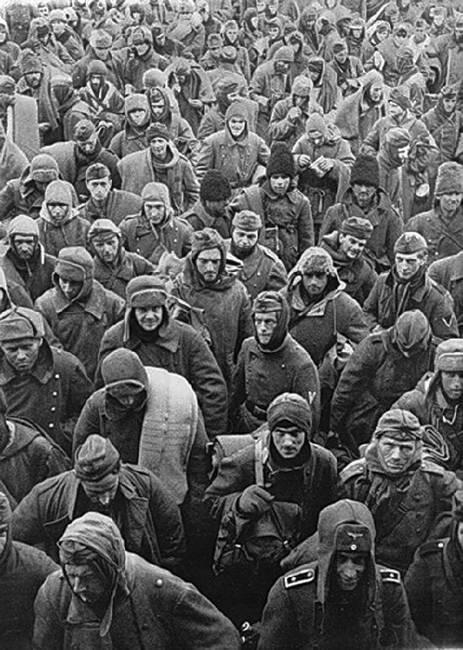 Колонна пленных немцев румын и итальянцев в Сталинграде 1943 г Пленные - фото 44