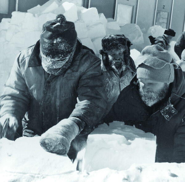 Заготовка снега на станции Восток Через 137 лет в 1957 году никто из - фото 4
