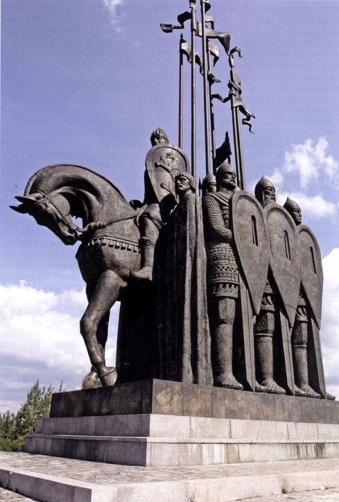 Памятник воинам Александра Невского на горе Соколиха в Пскове Для защиты - фото 8