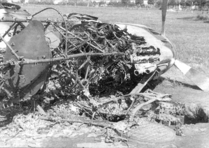 Остатки сгоревшего МиГа Хорошо видна бронеспинка кресла пилота МиГ3 С 20 - фото 8