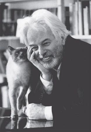 Alejandro Jodorowsky with one of his cats ONEChildhood I was born in - фото 1