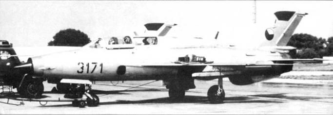 Чешский МиГ21УМ с бортовым номером 3171 черного цвета МиГ21УМ предназначен - фото 230