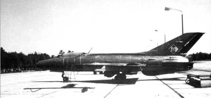 МиГ21Ф13 на закате своей карьеры в ВВС ГДР получили камуфляжную окраску из - фото 35