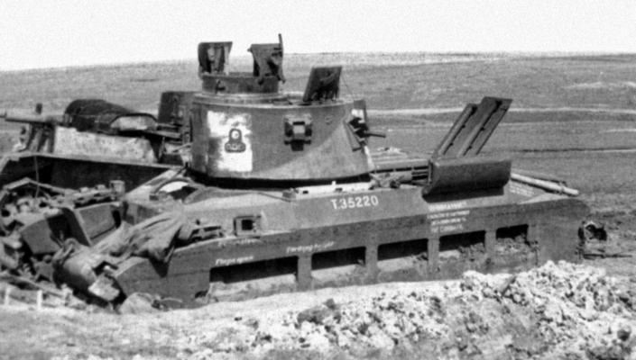 Тот же танк Матильда с близкого расстояния В СССР по лендлизу было послано - фото 29