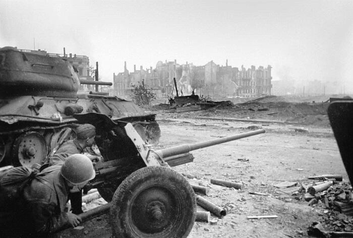 Бой на подступах к Рейхстагу Берлин Союзные войска на территории - фото 2