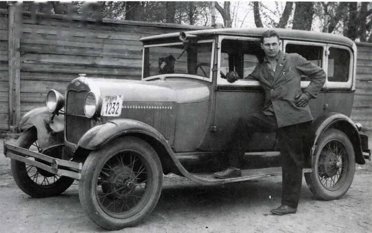 1930 Для нужд Москвы государство закупило автомобили ФордА с закрытыми - фото 6