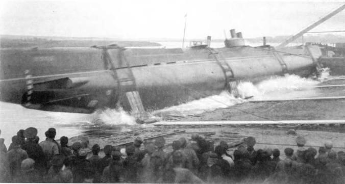 Подводные лодки Леопард на стапеле в 1916 г вверху Буревестник во - фото 107