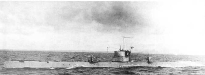 Подводные лодки Леопард на стапеле в 1916 г вверху Буревестник во - фото 108
