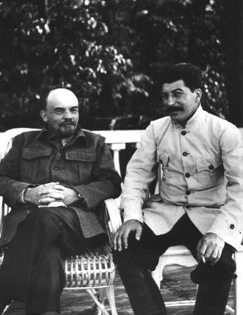 ВИ Ленин и ИВ Сталин в Горках Август начало сентября 1922 г ВИ Ленин - фото 5