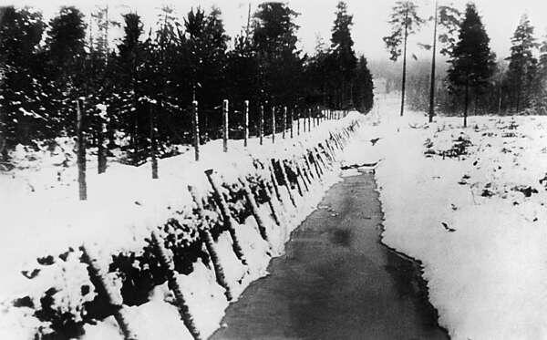 Эскарпированный берег реки на Карельском перешейке Февраль 1940 года За - фото 16
