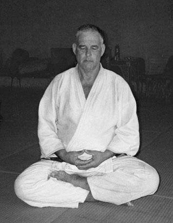 Фото 2Учитель Дани Ваксман сидит в дзадзен 1999 Тот кто не справляется с - фото 2
