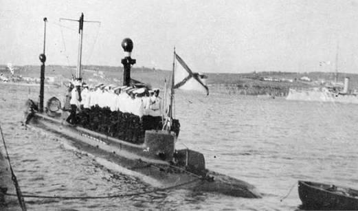 Подводная лодка Карась на Черном море 1910е гг - фото 151