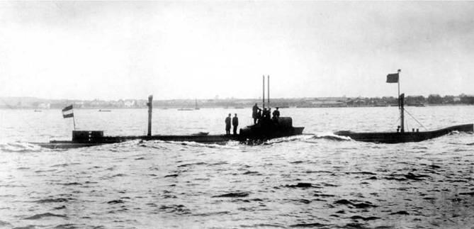 Подводная лодка Карась на Черном море 1910е гг Подв - фото 153