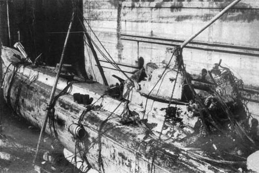 Подводная лодка Камбала в доке после аварии 1909 г - фото 155