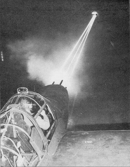 Ночные наземные стрельбы из четырех крупнокалиберных пулеметов Лайтнинга На - фото 57