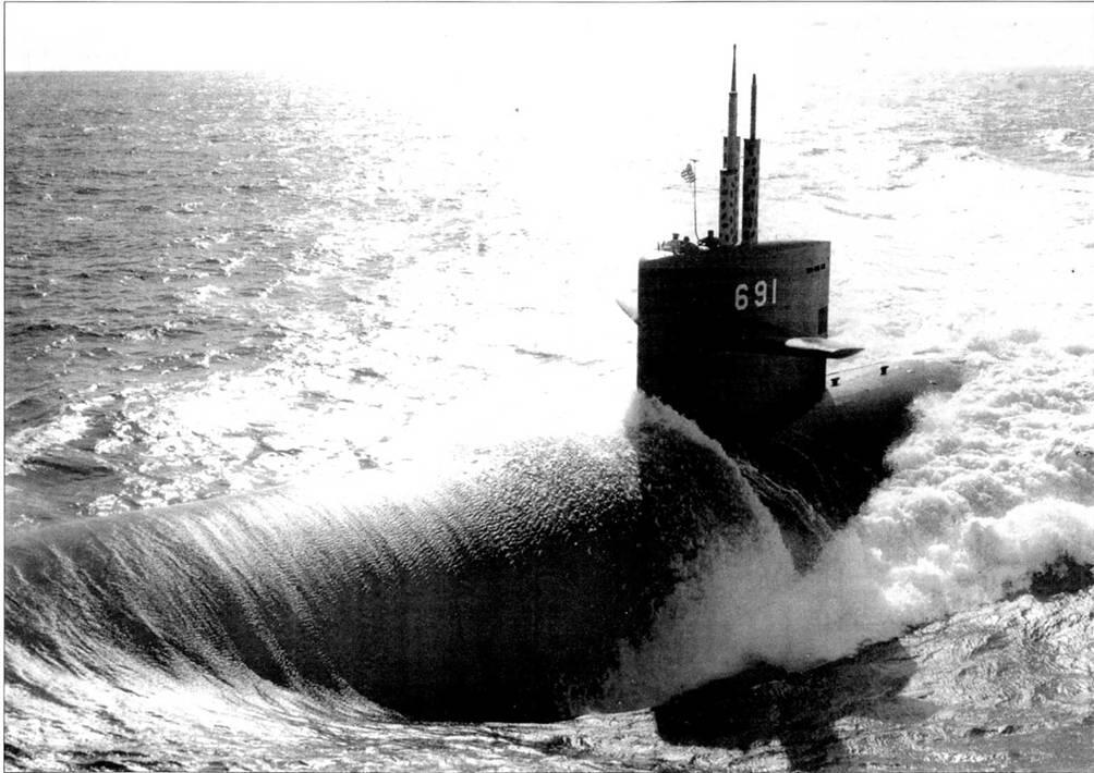 Субмарина SSN691 Мемфис появилась на поверхности Атлантического океана 14 - фото 22