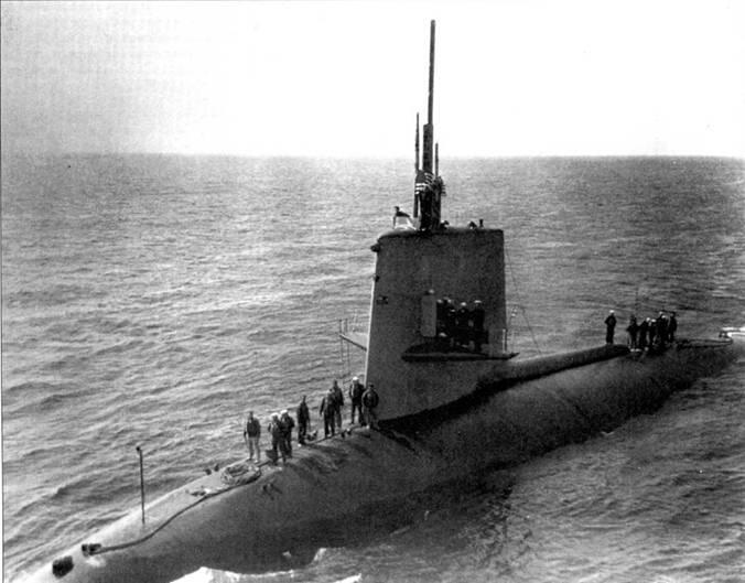 Атомоход SSN589 Скорпион подходит к борту корабля Тэллэхэтчи Каунти - фото 38