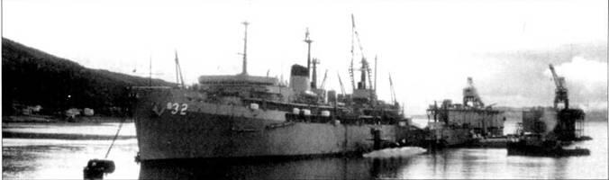 Обычно к базам подводных лодок ВМС США кроме субмарин были приписаны тендеры - фото 6