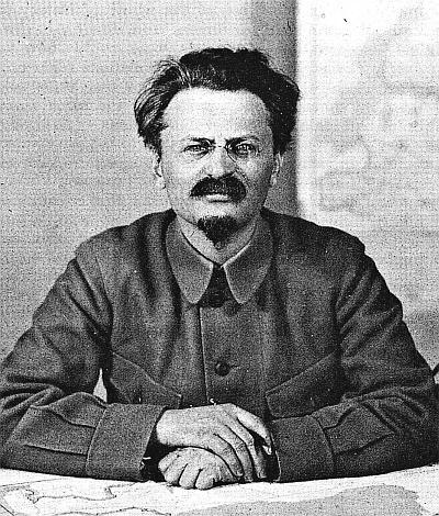 Имя Льва Троцкого впервые громко прозвучало в России в 1905 г С расстрела - фото 11