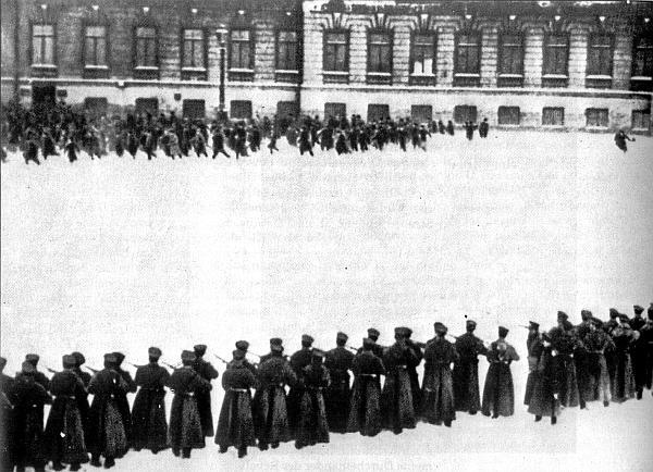 С расстрела мирной демонстрации 9 января 1905 г начался отсчет кровавых - фото 12