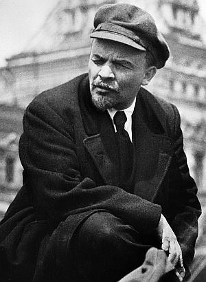 В течение всей революционной деятельности Ленин проявлял феноменальное - фото 49