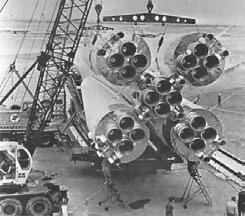 Устройство двигателя ракеты Р7 по 4 сопла на 4 ракетных двигателях первой - фото 13