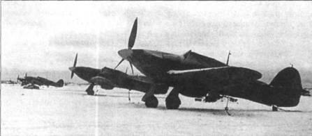 Несколько Харрикейнов Mk II на полевом аэродроме северный фланг Восточного - фото 22