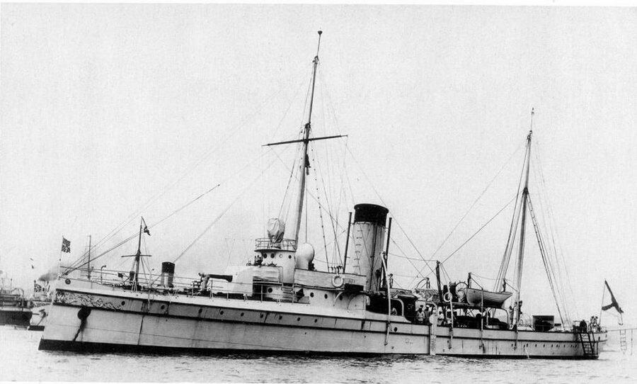 Минный крейсер Абрек в Тулоне фото вверху и на Балтике внизу - фото 74