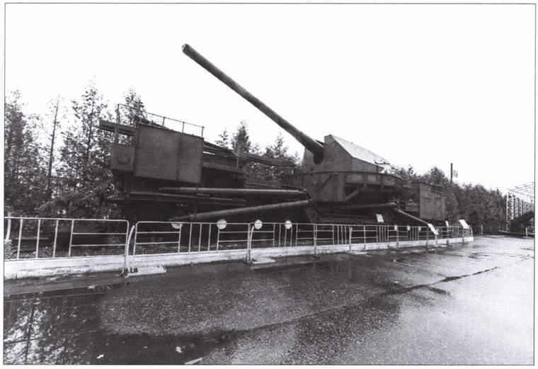 Железнодорожный артиллерийский транспортер ТМ1180 Железнодорожный - фото 12