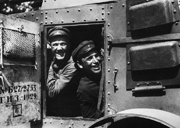 Экипаж БА27 на маневрах Московского военного округа Лето 1931 года Виден - фото 8