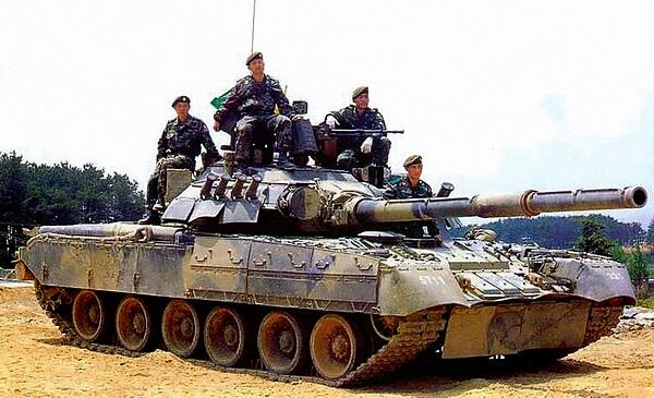 Танк Т80 из состава первого танкового батальона прибывшего на Курильские - фото 61