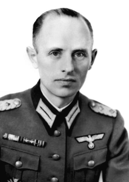 Райнхард Гелен генералмайор вермахта в период Второй мировой войны один из - фото 1
