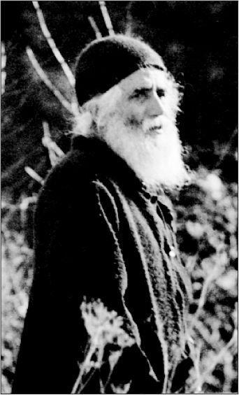 Блаженной памяти старец Паисий в миру Арсений Эзнепидис родился 25 июля 1924 - фото 3
