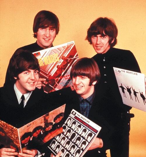 Вот несколько альбомов которые мы записали раньше члены группы The Beatles - фото 1