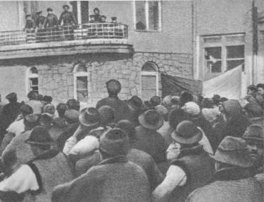 Митинг в освобожденном городе Закарпатье 1944 г Вот что осталось от одной - фото 47
