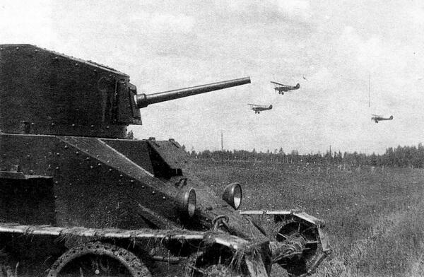 БТ2 с пушечным вооружением Манёвры мехбригады имени К Б Калиновского 1933 - фото 7