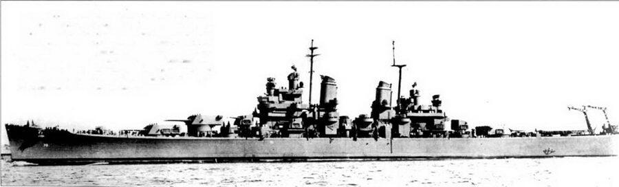 Снимок полузагруженного крейсера Канберра сделан вскоре после вступления - фото 45